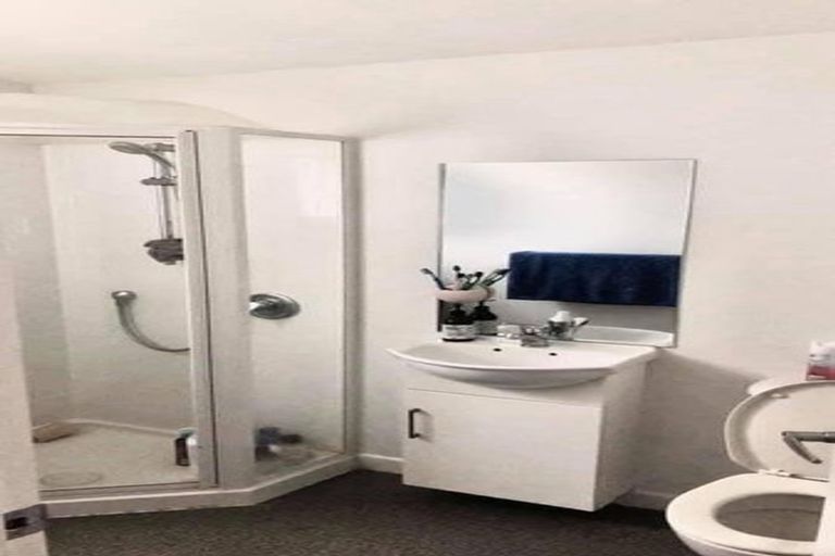 Photo of property in 296 Karori Road, Karori, Wellington, 6012