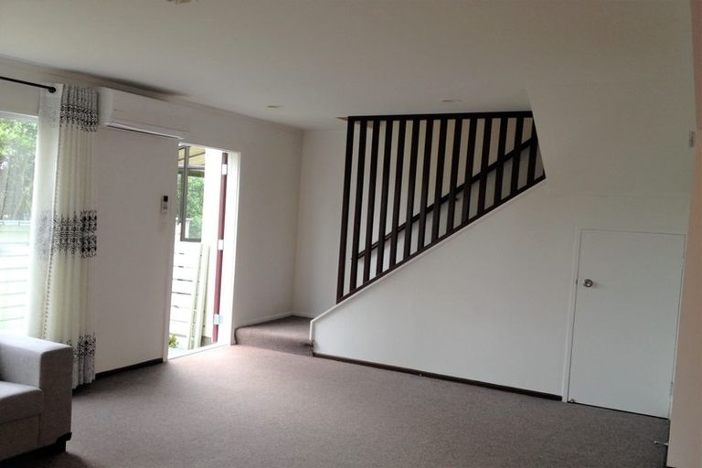 Photo of property in 7 Hollydale Grove, Churton Park, Wellington, 6037