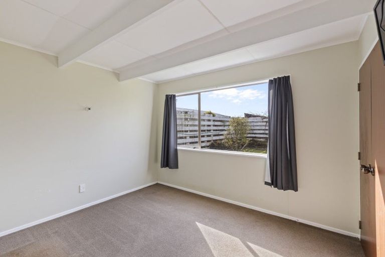Photo of property in 9a Brierley Place, Marfell, New Plymouth, 4310