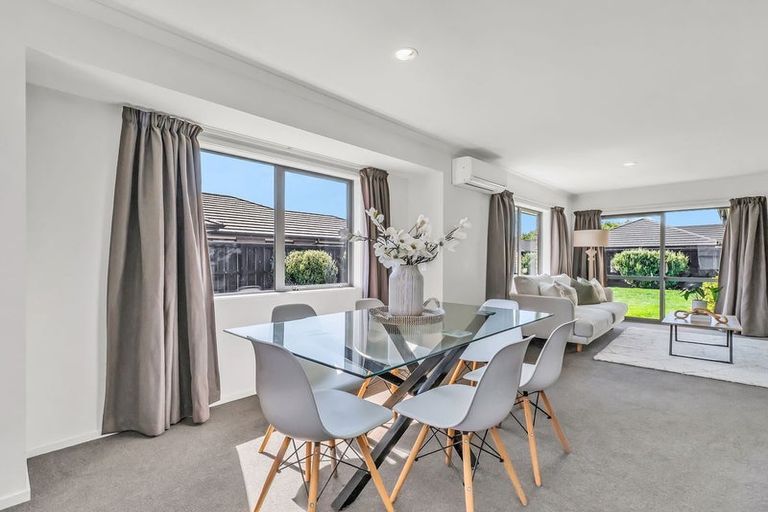 Photo of property in 28 Burford Way, Rolleston, 7615