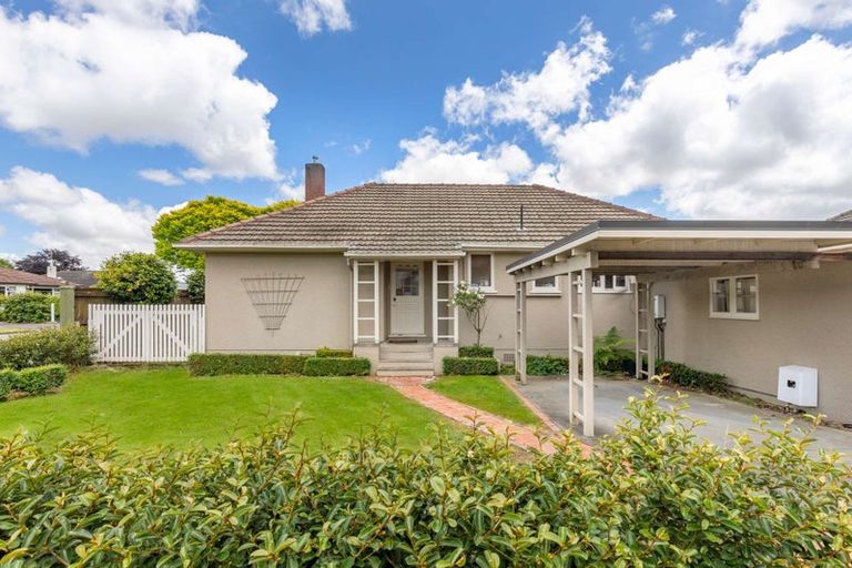 Photo of property in 21 Parata Street, Hokowhitu, Palmerston North, 4410
