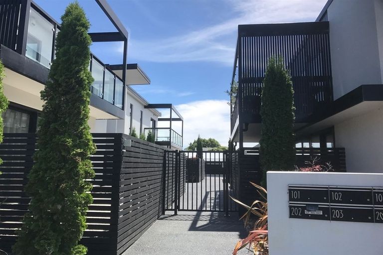 Photo of property in 4/275 Kilmore Street, Christchurch Central, Christchurch, 8011