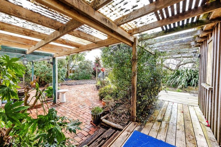 Photo of property in 150 Wirihana Road, Hawera, 4674