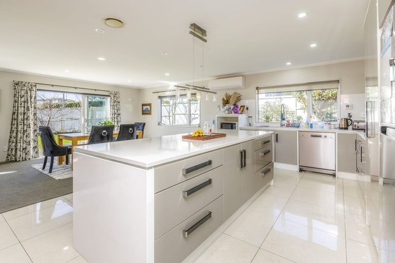 Photo of property in 11 Henriette Place, The Gardens, Auckland, 2105