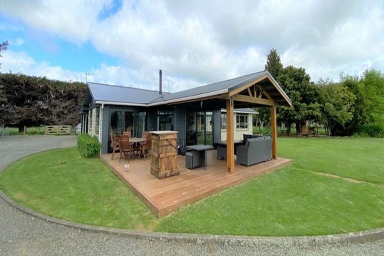 Photo of property in 1008 Cowper Road, Dannevirke, 4976