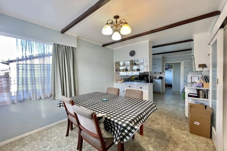 Photo of property in 2 Matuku Street, Heretaunga, Upper Hutt, 5018