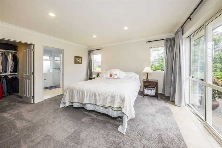 Photo of property in 264 Hill Road, The Gardens, Auckland, 2105