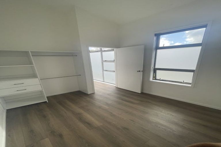 Photo of property in 21a Garton Drive, Massey, Auckland, 0614