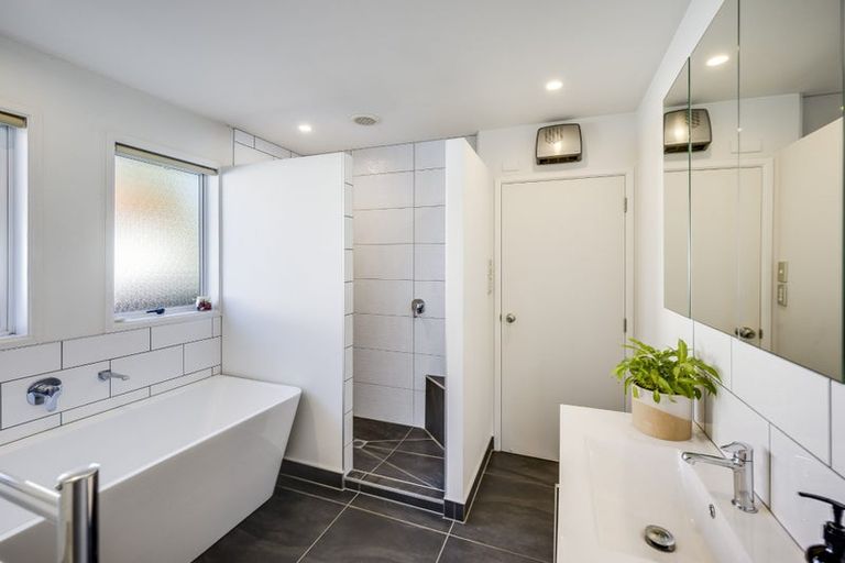 Photo of property in 2 Storkey Street, Marewa, Napier, 4110