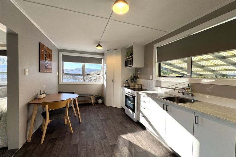 Photo of property in 38 Saint Catherine Street, Kaitangata, 9210