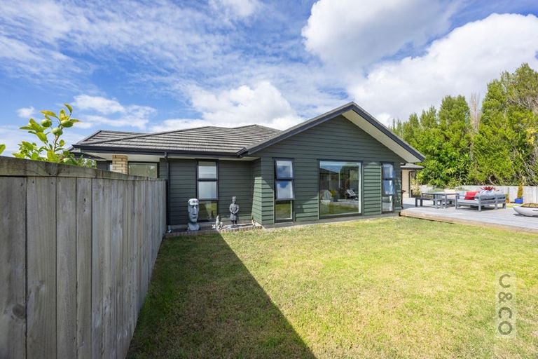 Photo of property in 28 Leebank Crescent, Riverhead, 0820