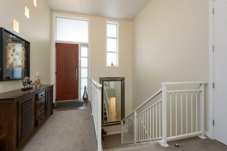 Photo of property in 8 Mewburn Rise, Karori, Wellington, 6012