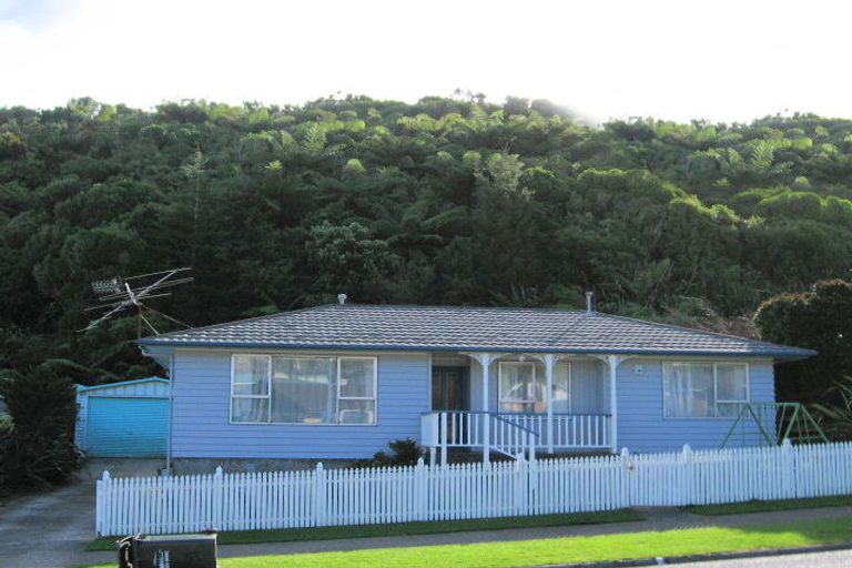 Photo of property in 215 Major Drive, Kelson, Lower Hutt, 5010