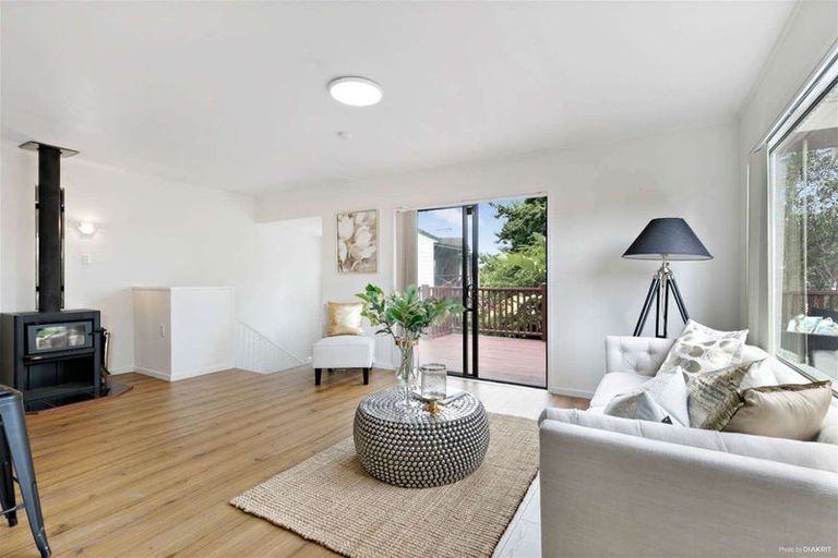 Photo of property in 24 Seon Place, Birkdale, Auckland, 0626
