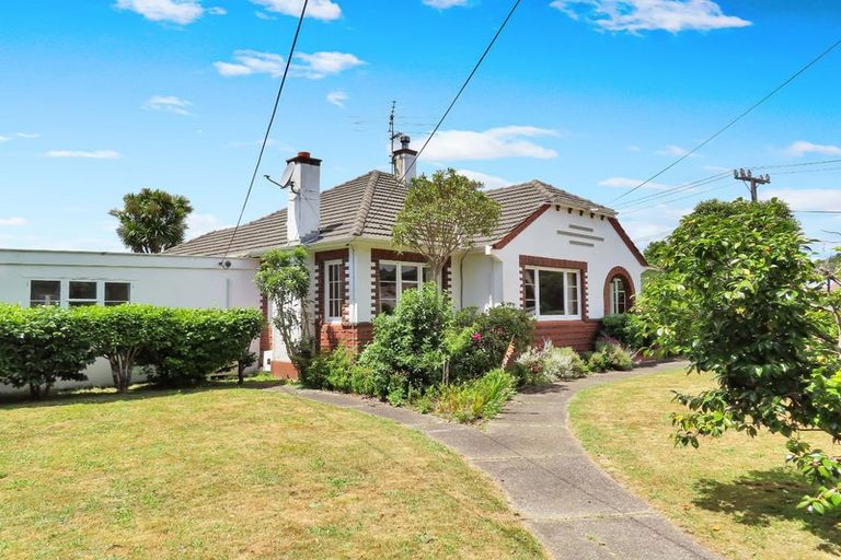 Photo of property in 5 Bathurst Street, Silverstream, Upper Hutt, 5019
