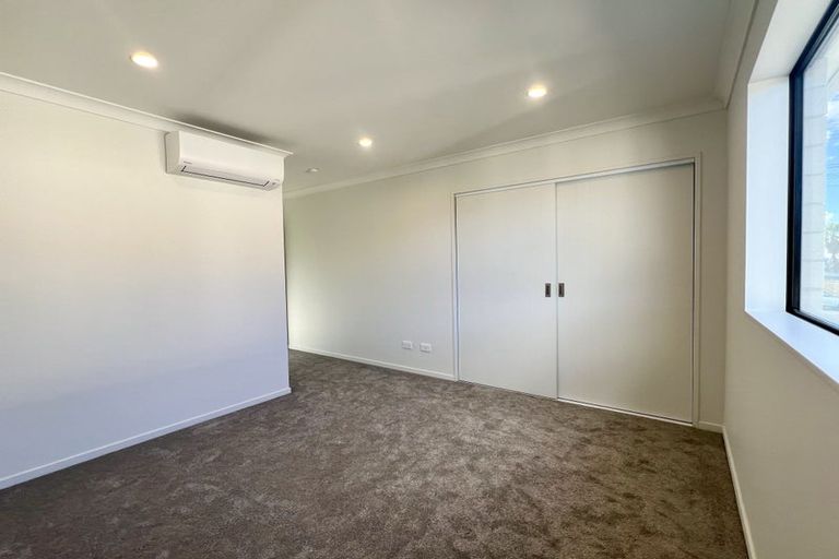 Photo of property in 71b Royal Road, Massey, Auckland, 0614