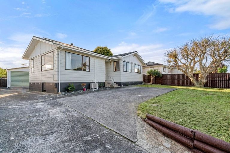Photo of property in 440 Porchester Road, Randwick Park, Auckland, 2105