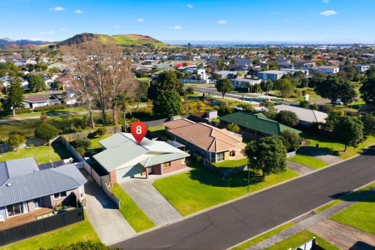 Photo of property in 8 Webb Place, Papamoa Beach, Papamoa, 3118