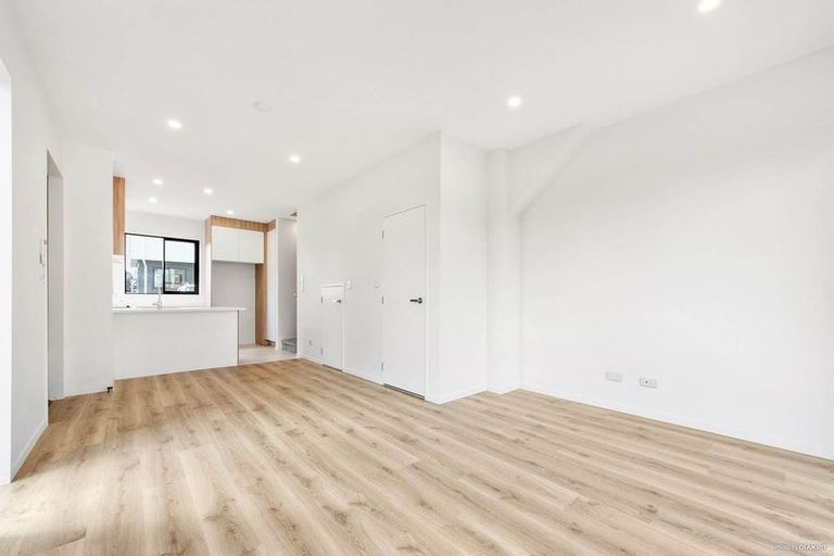 Photo of property in 67a Divich Avenue, Te Atatu South, Auckland, 0610