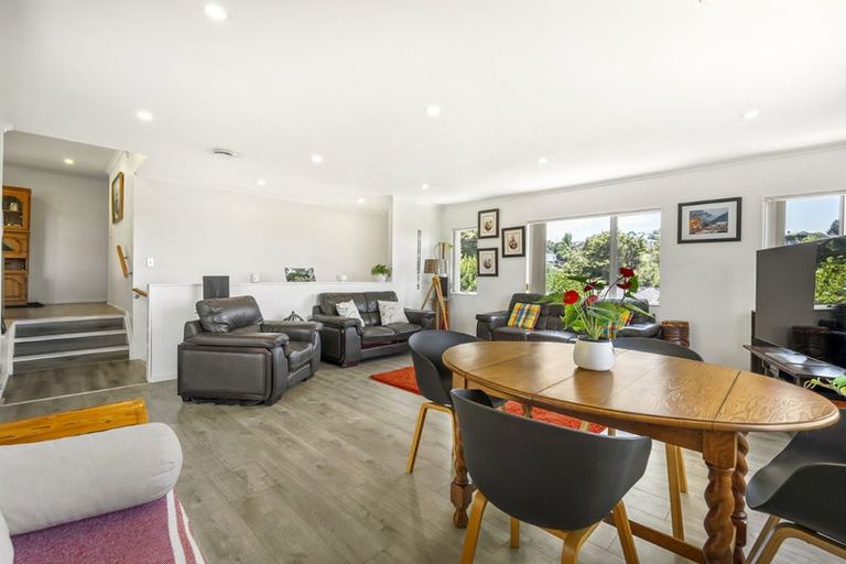 Photo of property in 60a Topliss Drive, Northcross, Auckland, 0632