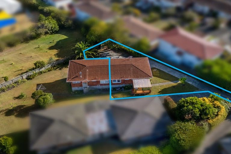 Photo of property in 28a Sunnynook Road, Sunnynook, Auckland, 0620