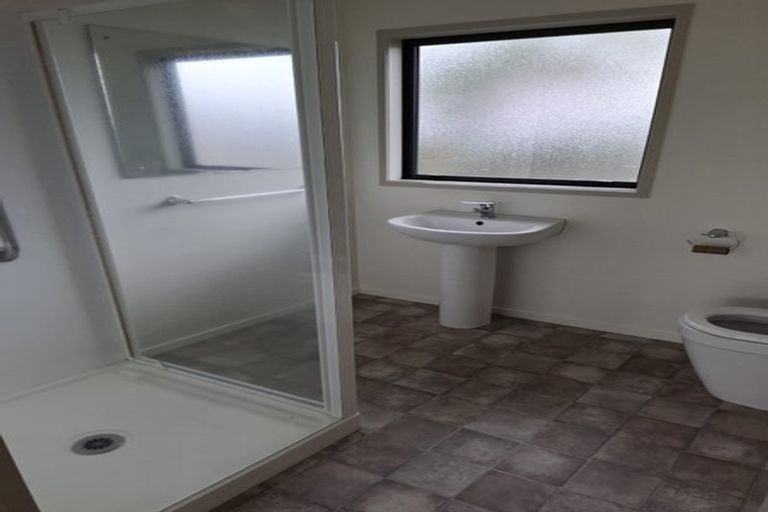 Photo of property in 7a Abel Tasman Avenue, Henderson, Auckland, 0610