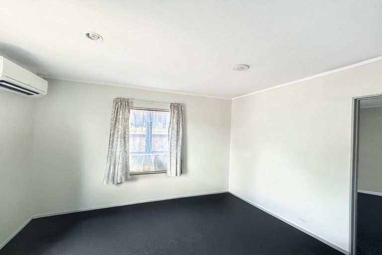 Photo of property in 2 Vine Street, Mangere East, Auckland, 2024