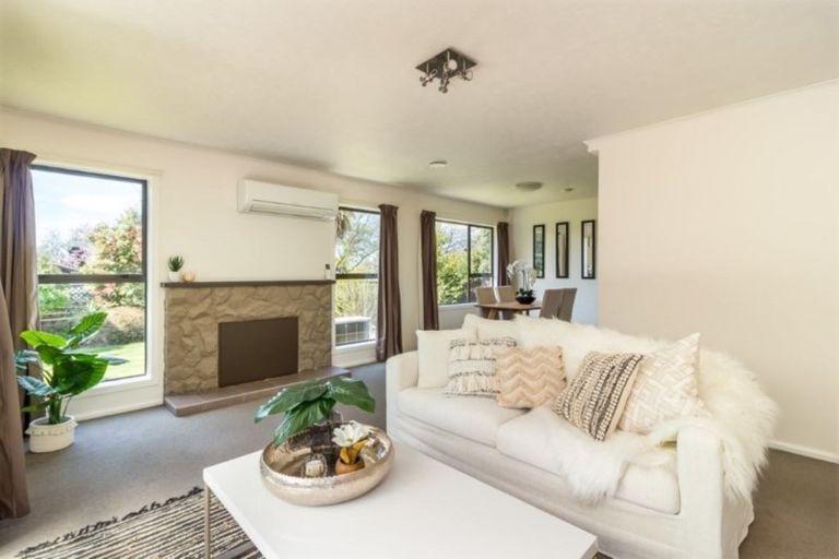 Photo of property in 21 Burnside Crescent, Burnside, Christchurch, 8053