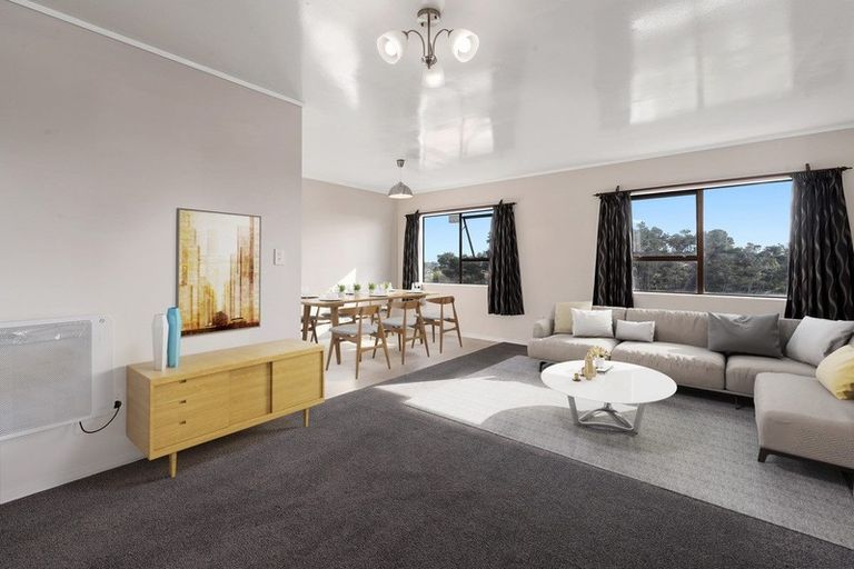 Photo of property in 1/13 Exeter Place, Unsworth Heights, Auckland, 0632