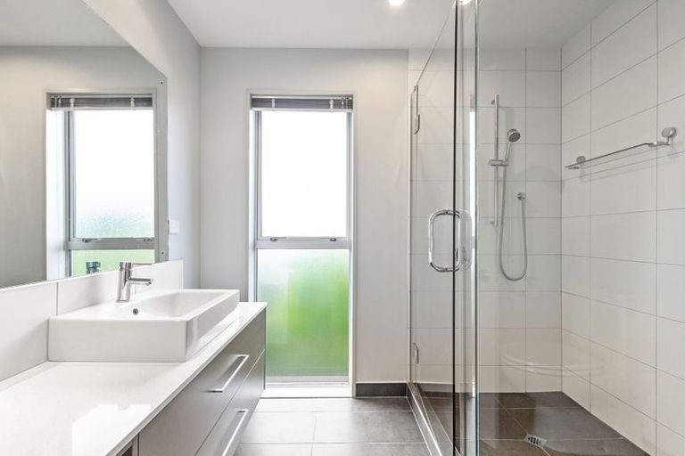 Photo of property in 5 Craigieburn Lane, Mount Pleasant, Christchurch, 8081