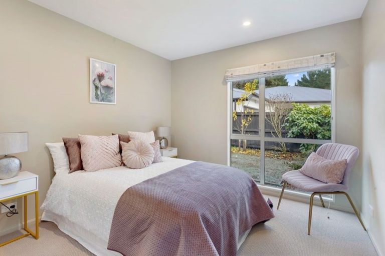 Photo of property in 5 Tanu Place, Parklands, Christchurch, 8083