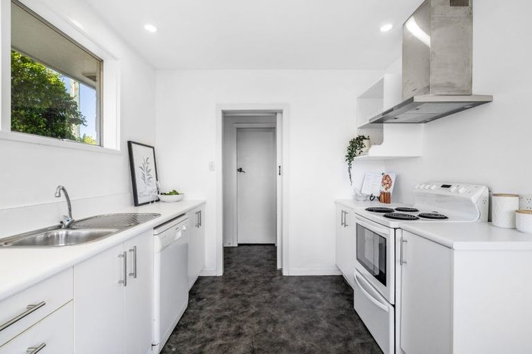 Photo of property in 1/12 Lees Road, Strowan, Christchurch, 8052