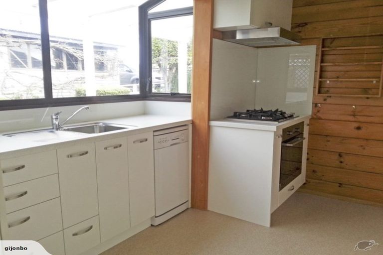 Photo of property in 35 Moffat Road, Red Beach, 0932