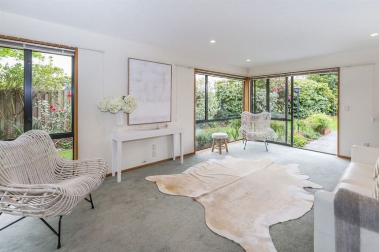 Photo of property in 3 Swanleigh Place, Ilam, Christchurch, 8041