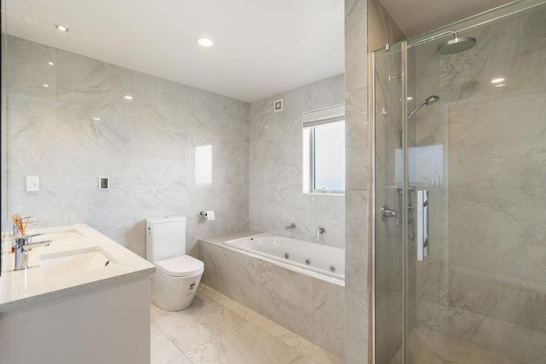 Photo of property in 33 Caldera Drive, Long Bay, Auckland, 0630