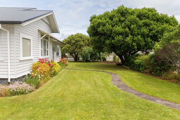 Photo of property in 5 Alexandra Street, Dannevirke, 4930