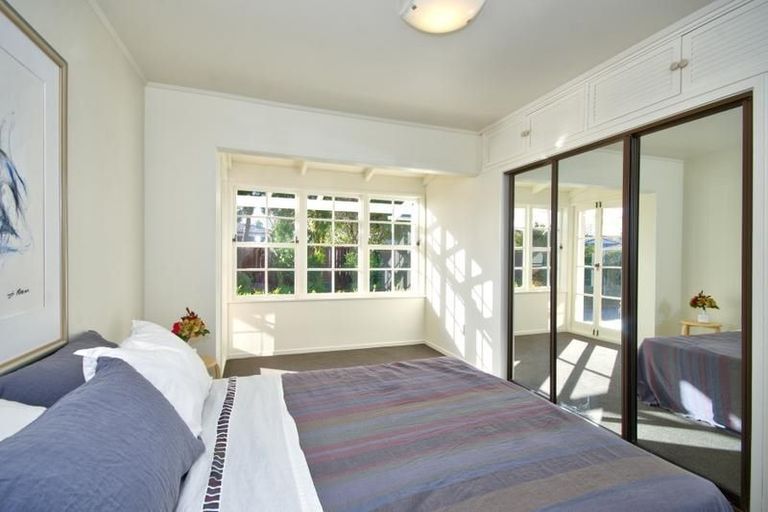 Photo of property in 2/15 Matuhi Rise, Henderson, Auckland, 0612