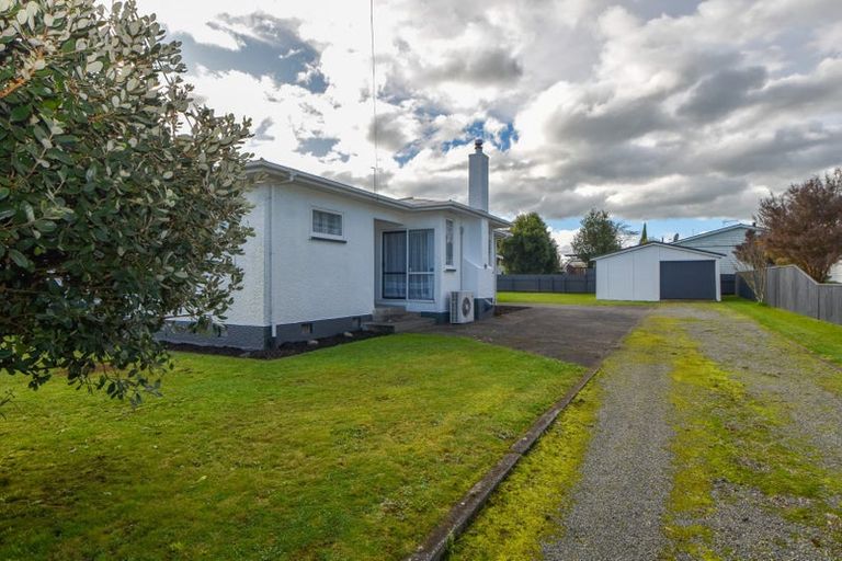 Photo of property in 132 Pembroke Street, Carterton, 5713