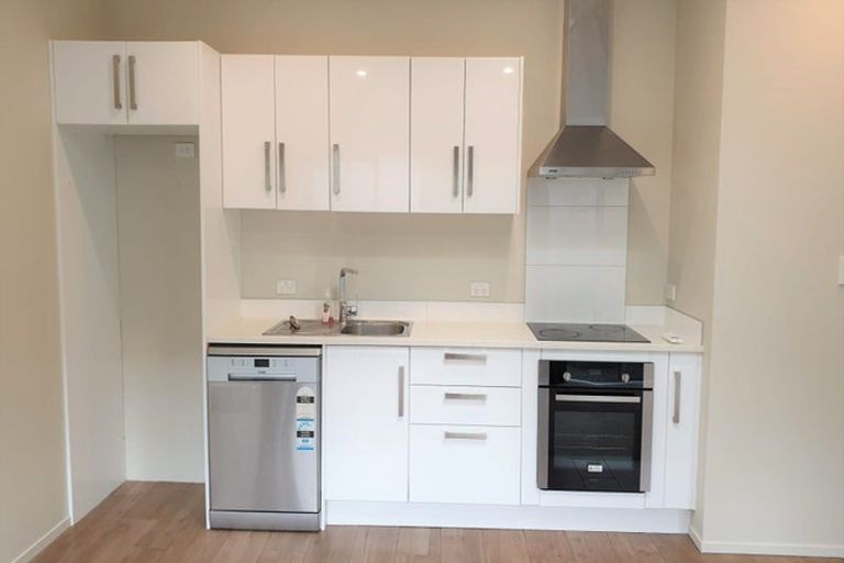 Photo of property in 9/19 Collins Avenue, Tawa, Wellington, 5028