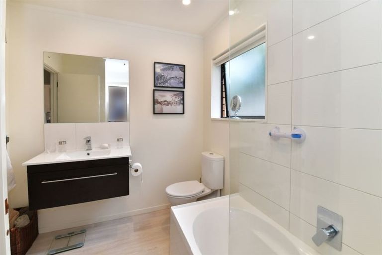 Photo of property in 15 Motuora Road, Manly, Whangaparaoa, 0930