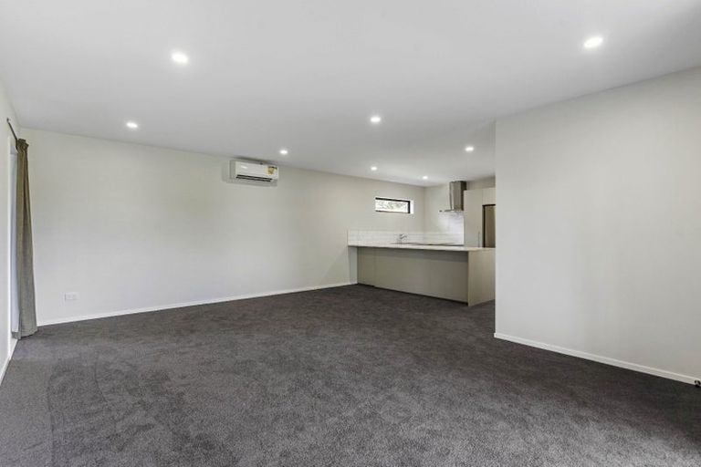 Photo of property in 41 Kingdale Road, Henderson, Auckland, 0610