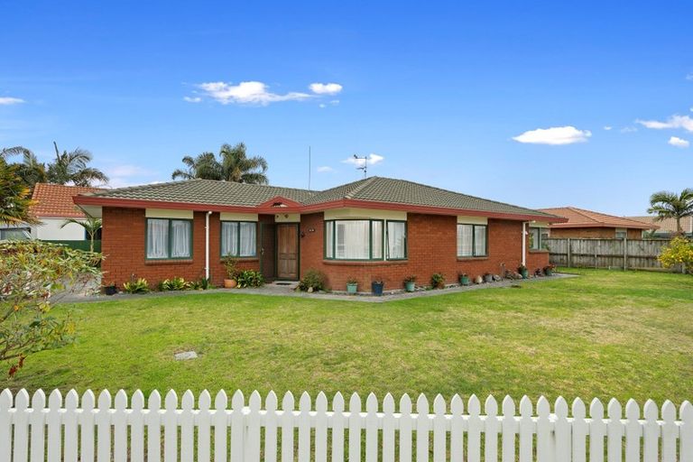 Photo of property in 2 Aldermen Avenue, Papamoa Beach, Papamoa, 3118