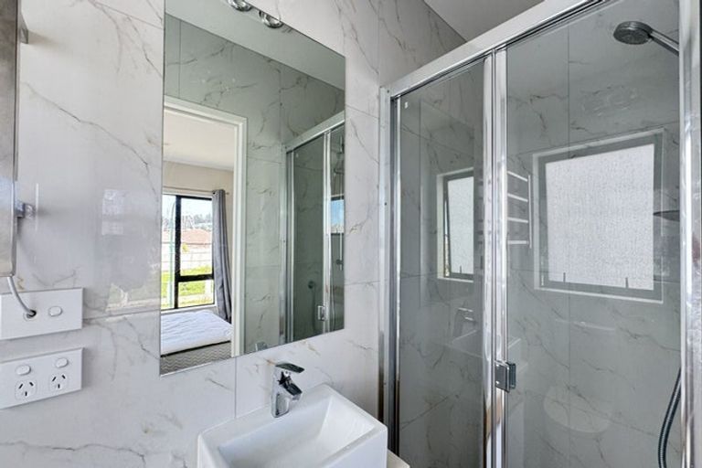 Photo of property in 2 Freshland Drive, Flat Bush, Auckland, 2019