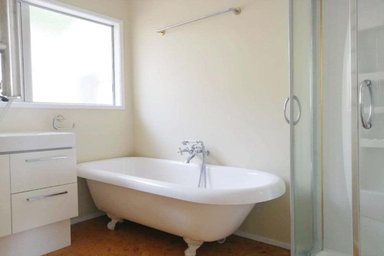 Photo of property in 1/54 Stapleford Crescent, Browns Bay, Auckland, 0630