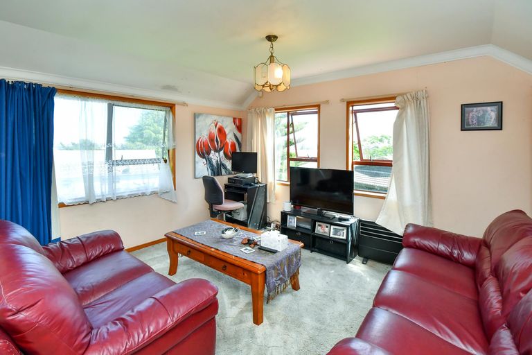 Photo of property in 2/27 Goodwood Drive, Goodwood Heights, Auckland, 2105