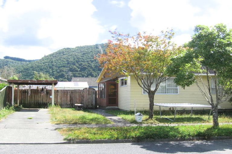 Photo of property in 1/2 Crystal Grove, Birchville, Upper Hutt, 5018