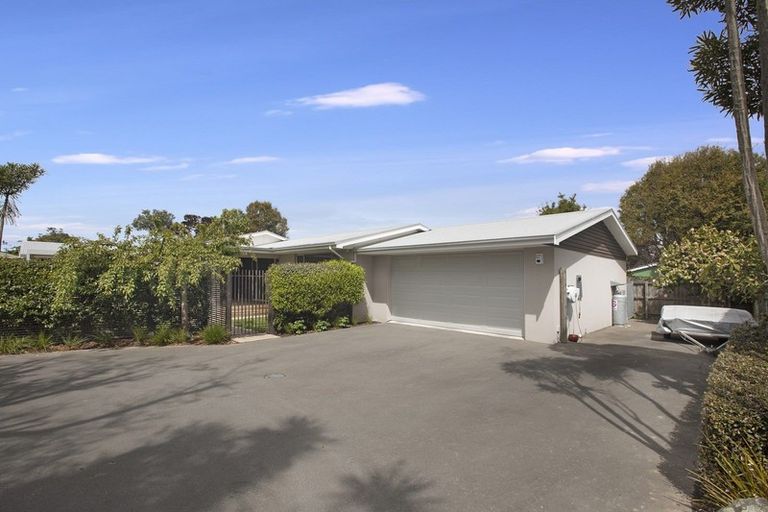 Photo of property in 76a Puriri Street, Riccarton, Christchurch, 8041