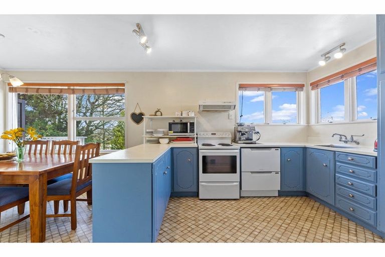 Photo of property in 249 Sunset Road, Sunnynook, Auckland, 0632