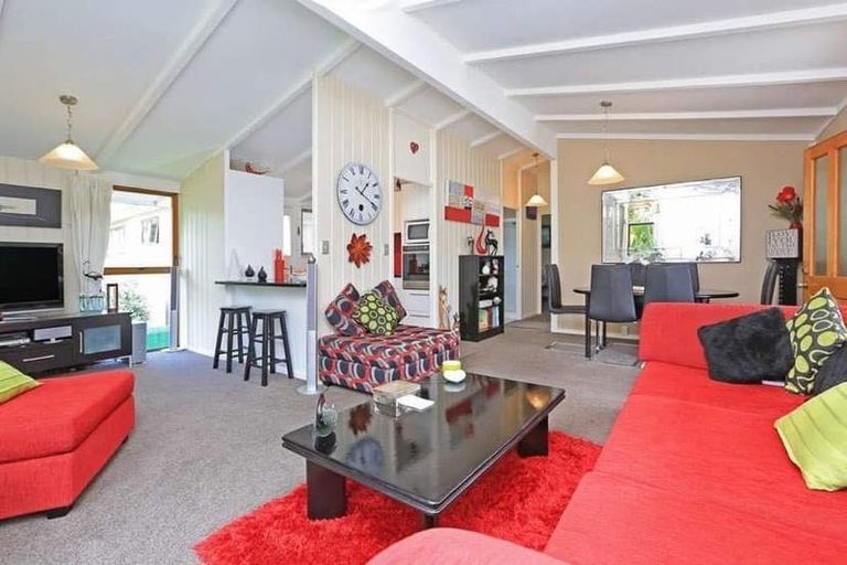 Photo of property in 2/57 Meadway, Sunnyhills, Auckland, 2010