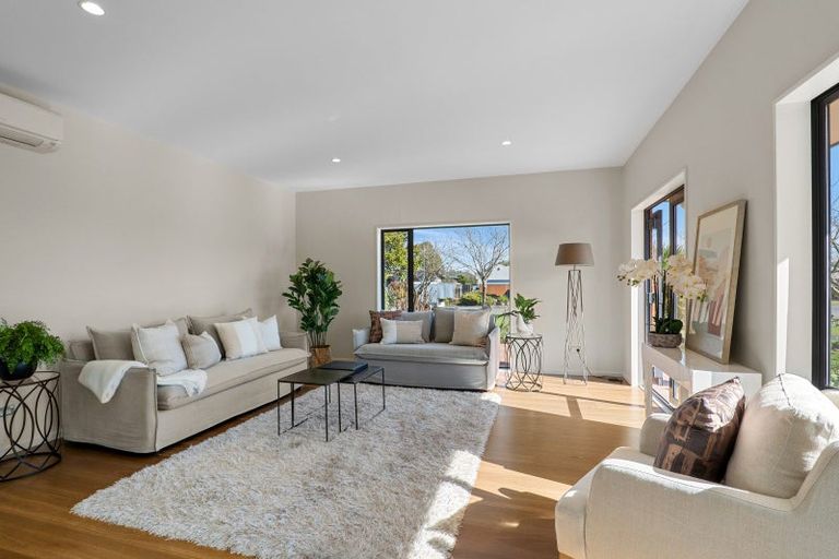 Photo of property in 2 Harrys Way, Redwood, Christchurch, 8051